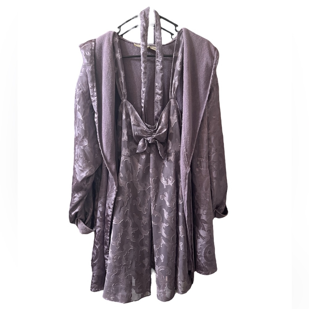 Vintage Victoria’s Secret Robe & Baby Doll Dress Lingerie Set